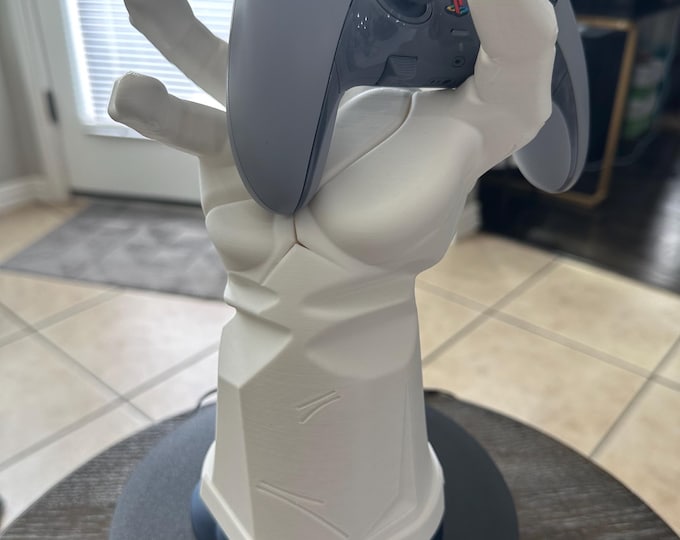 Vegeta Controller Stand