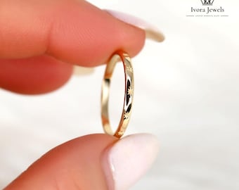 Starburst Wedding Band | 925 Sterling Silver Star Ring | Celestial Stacking Ring | Engraved Star Band | Dainty Silver Wedding Ring for Her