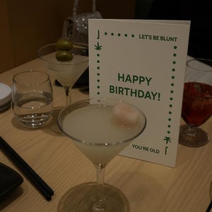 Carte d'anniversaire stoner - Comprend un porte-joints - Une salutation amusante sur le cannabis