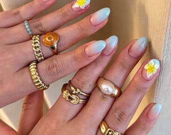 Baby blue gradient press-on nails, short nails/3D frangipani nails/daily nails/blue nails/wedding nails/cute nails/holiday nailsl