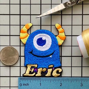 Gepersonaliseerde monsternaampatch: op maat gemaakte geborduurde opstrijkappliqué