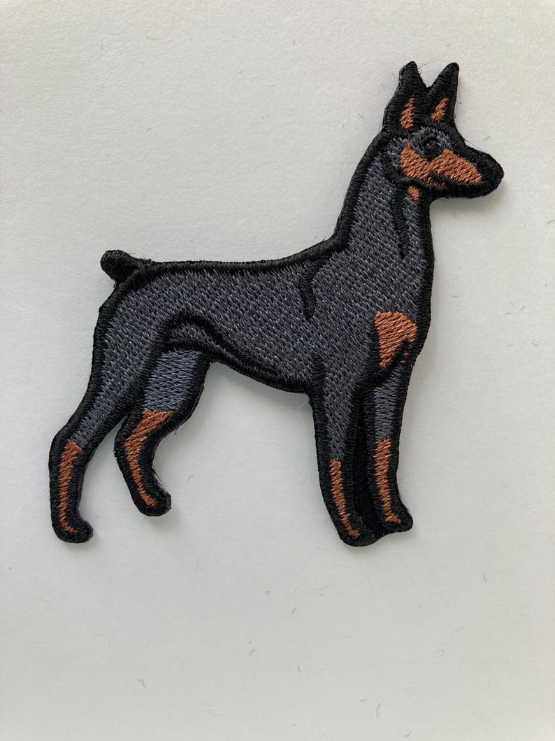 Doberman Pinscher Dog Patch Iron on No Name image 4