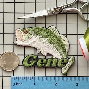 Personalisierter Barsch Angeln Patch/kundenspezifischer Name/zum Aufbügeln 3 "x 2 1/2"/Fun Badge/Dekorative gestickte Applikation/Tierliebhaber Geschenk/süßes Design