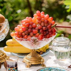 Crystal Fruit Bowl with Brass Base, Vintage Style Decorative Bowl for Grapes & Fruits, Elegant Home Kitchen Table Centerpiece