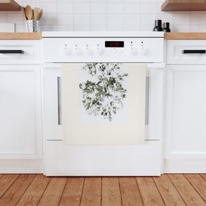 Nature-Inspired Cotton Tea Towel with Botanical Print