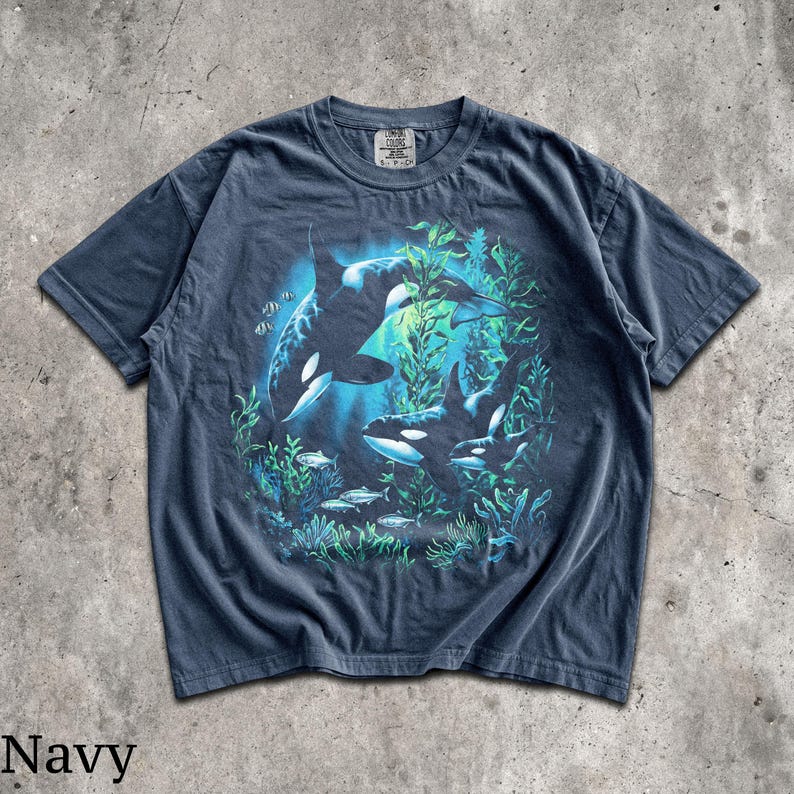 90s Orca T-Shirt - Men & Women's Unisex Graphic Tee - Vintage Killer Whale Shirt - Ocean Wildlife Shirt - Retro Aesthetic Sea Animals Top Navy