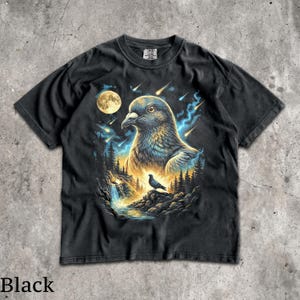 Pigeon Howling Moon T-Shirt - Men & Women's Unisex Graphic Tee - Vintage 90s Meme Shirt - Retro Unhinged Shirt - Dumb Bird Shirt Black