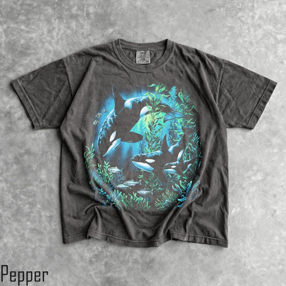 90s Orca T-Shirt - Men & Women's Unisex Graphic Tee - Vintage Killer Whale Shirt - Ocean Wildlife Shirt - Retro Aesthetic Sea Animals Top