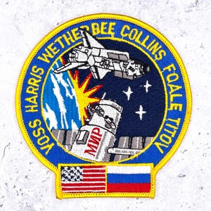 Vintage NASA STS-63 Patch • Space Shuttle Discovery • Mission Crew Badge NOS