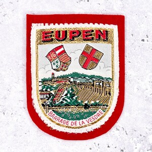 Vintage Eupen Belgien Tygmärke • Belgisk Stad Sjö Souvenir • Rött Påsydda Tygmärke