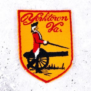 Vintage Yorktown Virginia Patch • Revolutionary War Battlefield Souvenir • Sew-On NOS