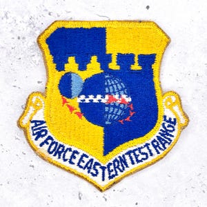 Vintage flygvapnets östra testbana-märke • USAF kalla kriget • Snöbaksida med klippkant