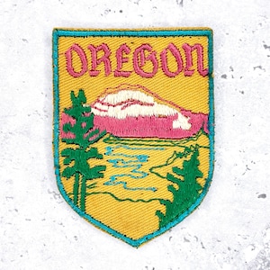 Vintage Oregon Patch • Mount Hood Pacific Northwest State Souvenir • Sew-On Used