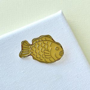 Korean Bungeoppang Enamel Pin | Taiyaki Fish Bread Lapel Pin | Cute K-Food Brooch | Korean Street Food Pin Badge | Kawaii Snack Gift