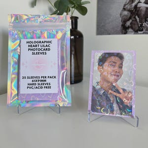 Pochettes pour cartes photo Kpop violettes holographiques coeur lilas (Lot de 25) | Holomoon