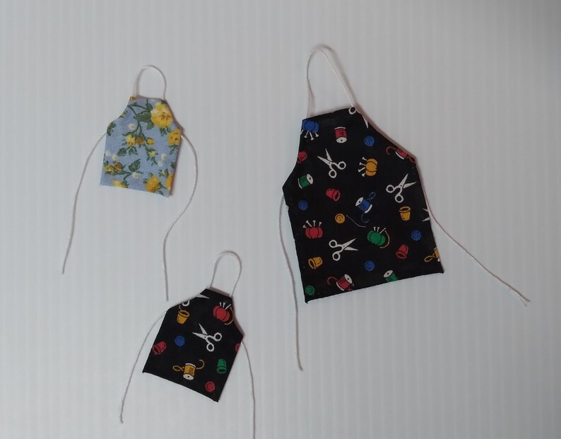 Choice of aprons 1 12 and 1 24 doll clothes image 7