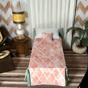 Dollhouse Bedding with split corners -  single bed size