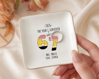 Portagioie personalizzato per insegnanti, Portagioie divertente per insegnanti n. 67, L'anno in cui sono sopravvissuto a malapena n. 67, Ritorno a scuola, Regalo di apprezzamento per gli insegnanti