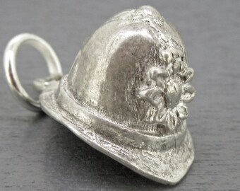 Sterling silver London Bobby Helmet police charm vintage # 528