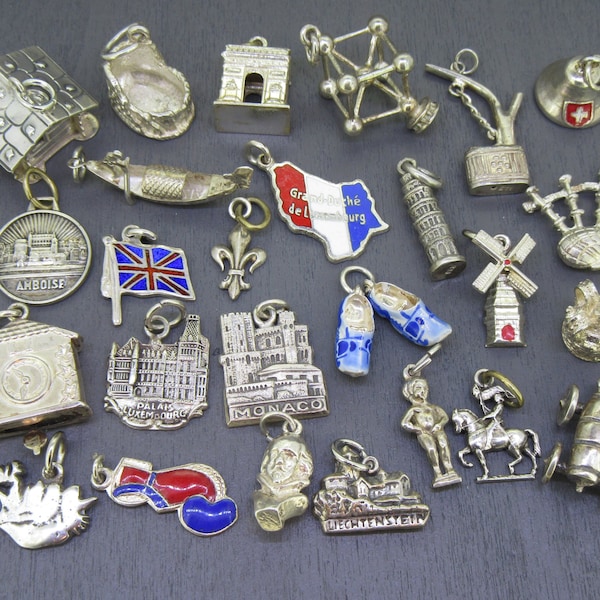 Charm souvenir vintage de l'Europe au CHOIX, la plupart des livres sterling ou émail, Colisée, Atomium, pipe à eau, cloche de la Suisse, gondole de Venise, Amboise