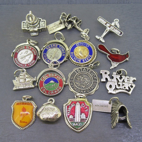 CHOICE vintage Americana Souvenir Charm, Sterling et/ou Émail avec monuments etc, Sears Tower, Carmel Californie, Kansas City, Colorado