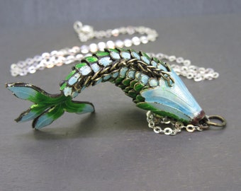 Pendentif Poisson Articulé émaillé Bleu/vert Sur Chaîne Maille Fine Dorée - Longueur 42 Cm - Occasion (bon état)