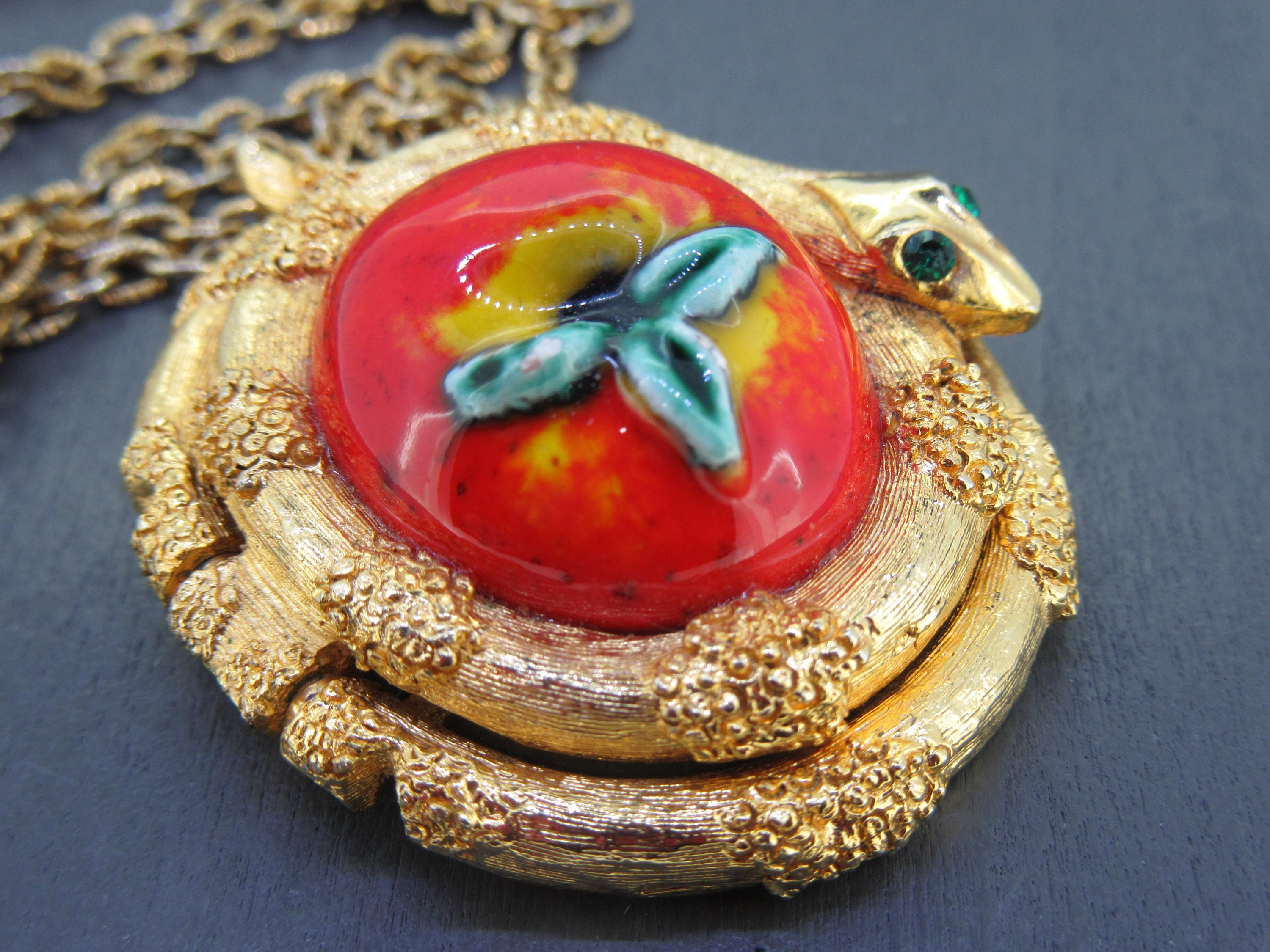 PerfumeCloset　ネックレス Vintage Snake & Enamel Apple Perfume Pendant Locket Necklace With