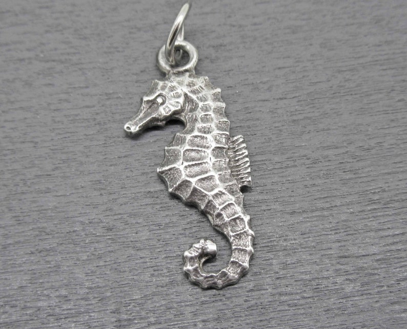 Sterling Silver Seahorse Charm Ocean Jewelry Seahorse Pendant Animal Charm Vintage Seahorse Charm for Charm Bracelets