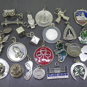 WAHL Vintage Sterling Armband Charm, Knotts Berry Farm, Liebe, Gesundheit, Glaube, Emaille Irland, Schottland Curling, Geburtstag, Ava Maria, Vogel