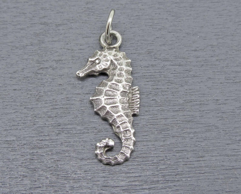 Sterling Silver Seahorse Charm Ocean Jewelry Seahorse Pendant Animal Charm Vintage Seahorse Charm for Charm Bracelets
