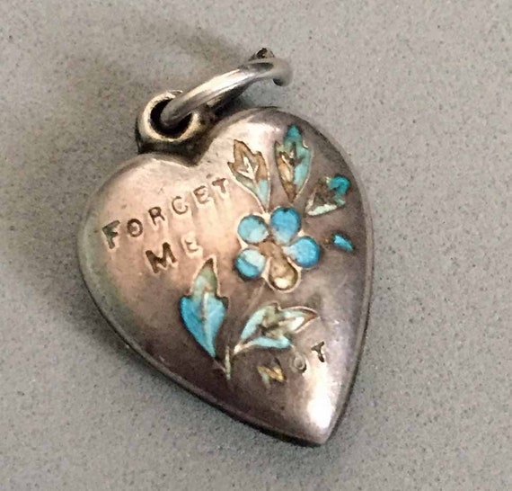 Beautiful Vtg Ladies Sterling Silver Hearts /& Ribbon Earrings