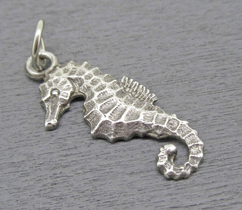 Sterling Silver Seahorse Charm Ocean Jewelry Seahorse Pendant Animal Charm Vintage Seahorse Charm for Charm Bracelets