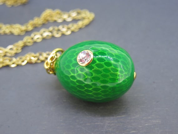 Vintage 80s Necklace in Bright Green Ceramic Beads With