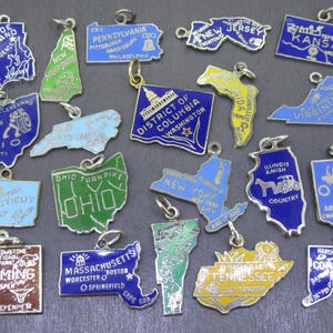 Charme vintage de carte d'état en émail sterling au choix, Rhode Island, New Hampshire, Pennsylvanie, Ohio Turnpike, Connecticut, DC, Caroline du Nord
