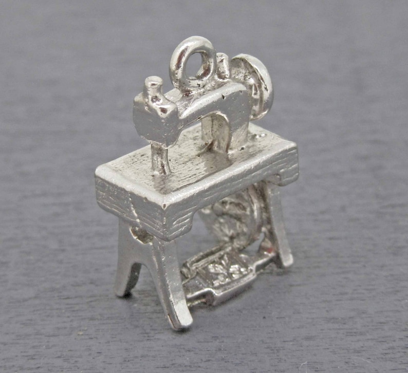 Vintage Sewing Machine Charm Seamstress Charm Moving Sterling Sewing Machine Charm Sewing Charm for Charm Bracelet