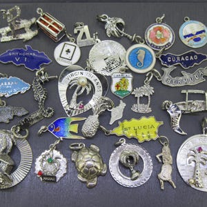 Pulseira vintage CHOICE Sterling, esqui aquático móvel, cartas de baralho Ás de trevo, esmalte Bermuda, Curaçao, Bermuda, Ilhas Virgens ETC