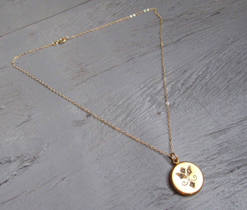 Antique Jewelry Small Antique Locket Necklace with 16 12k Gold Filled Chain Circle Gold Tone Rhinestone Locket