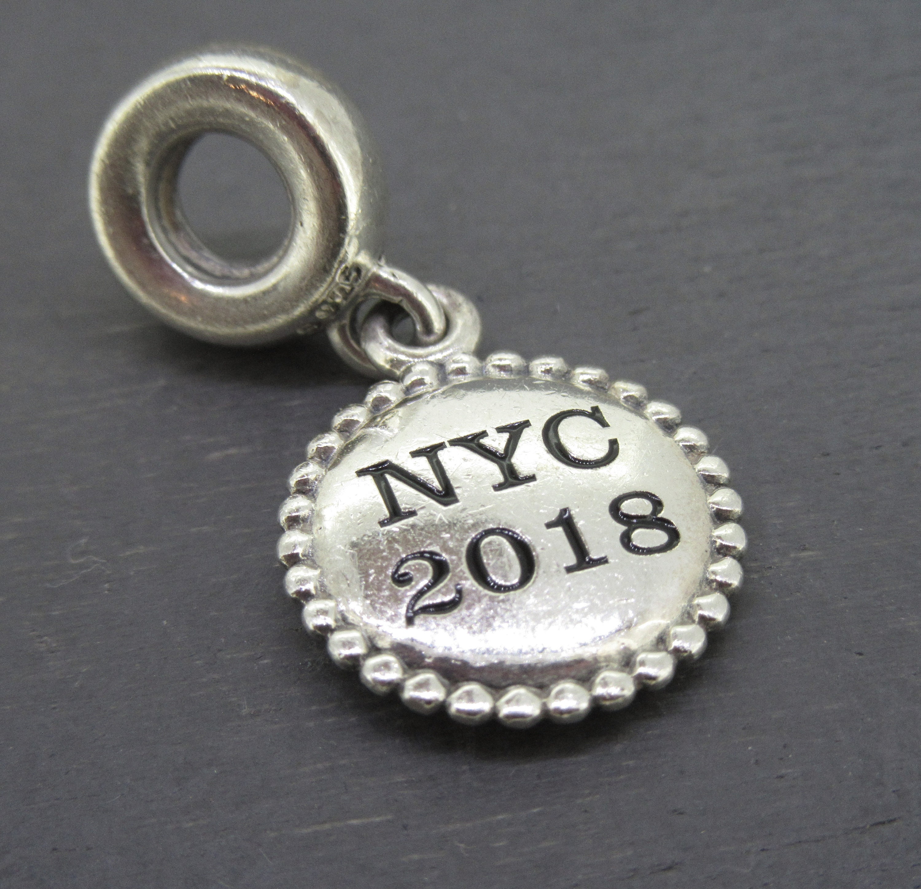 Charm colgante Pandora NYC 2018 plata rara con Etsy México