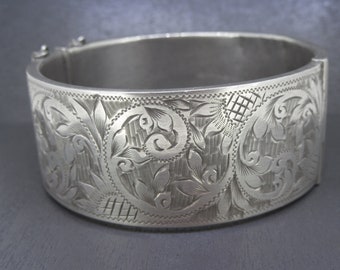Vintage 1970 Sterling Silver Bangle 16mm Wide. Weight 31.5g