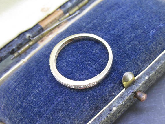 Vintage Diamond Stacking Ring, Solid 10k Gold Ban… - image 4