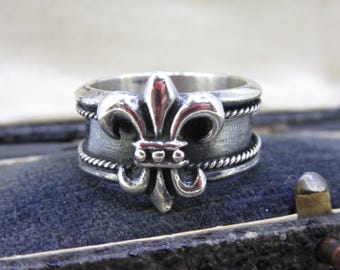Vintage Sterling Silver Fleur de Lis Ring, Wide Band Statement Ring, Size 8 1/2, 10.3g
