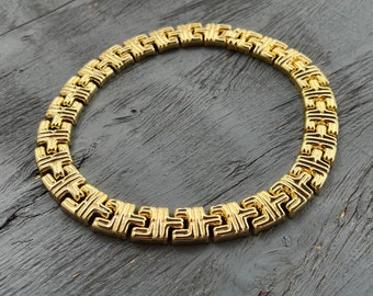 Vintage Gold Tone Interlocking Necklace