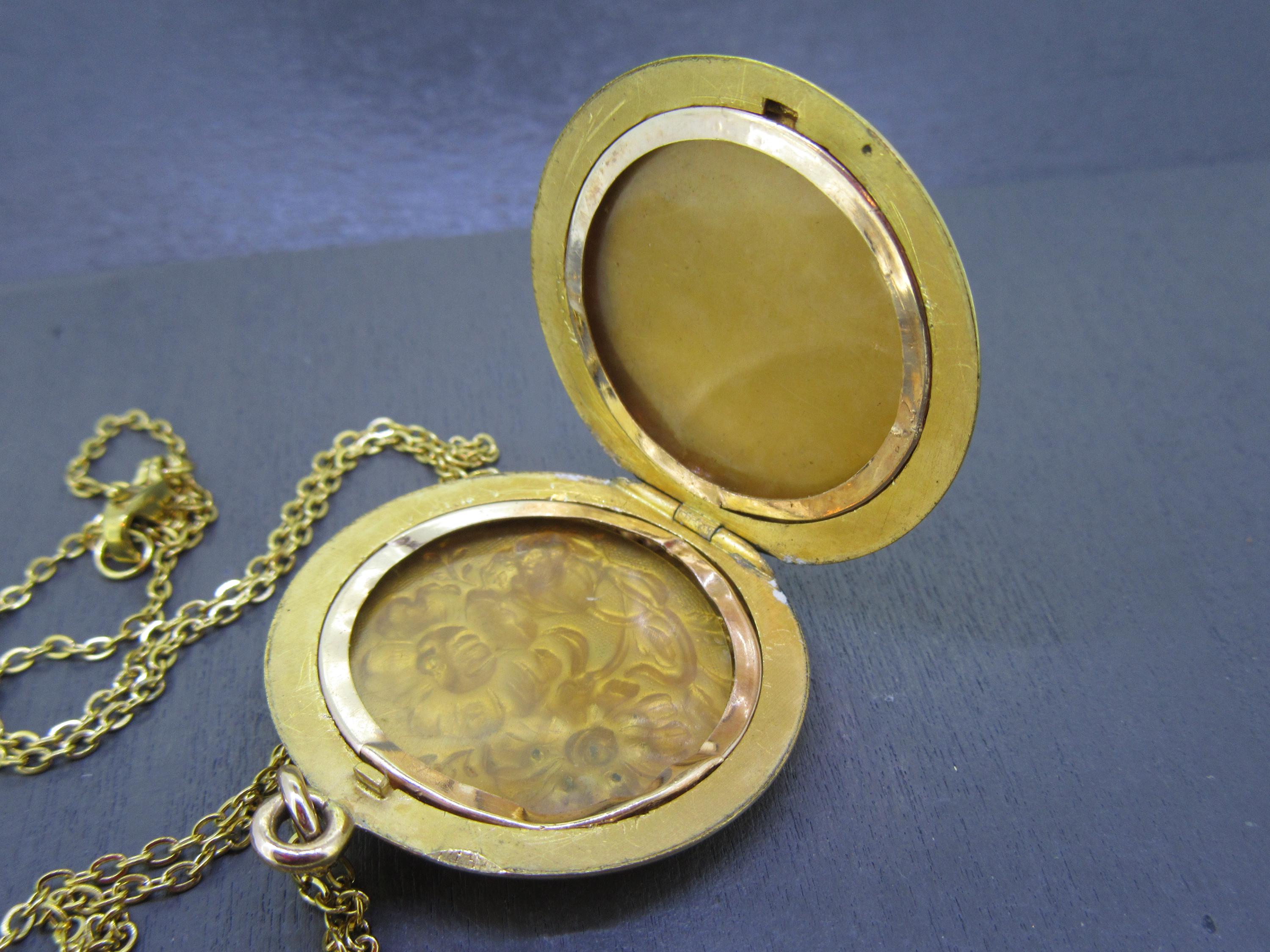 Pendentif Ancien Plaque Or Art Nouveau Fleurs - À Restaurer (manque Charme Et Attache)