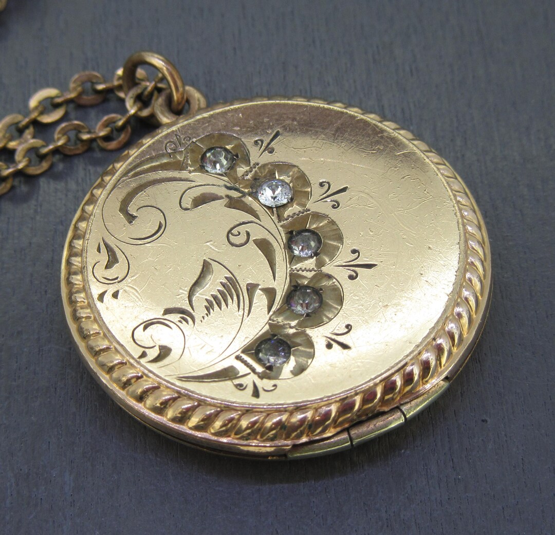 Antique Rhinestone Crescent Moon Locket Necklace With 22