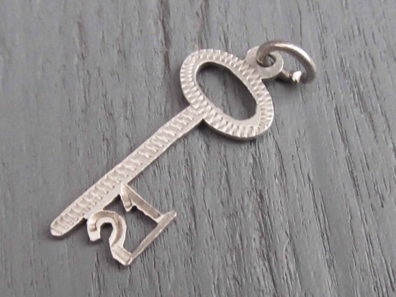 Lucky 21 Pendant Sterling Silver 21 Key Charm 21st Birthday Charm for Charm Bracelets Vintage Number 21 Charm with Skeleton Key