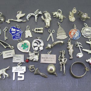 Pulsera vintage de plata de ley CHOICE, trébol de cuatro hojas, corazón hinchado, boleta de calificaciones, señorita cariñosa, 15.º cumpleaños, esmalte Wisconsin, Bull