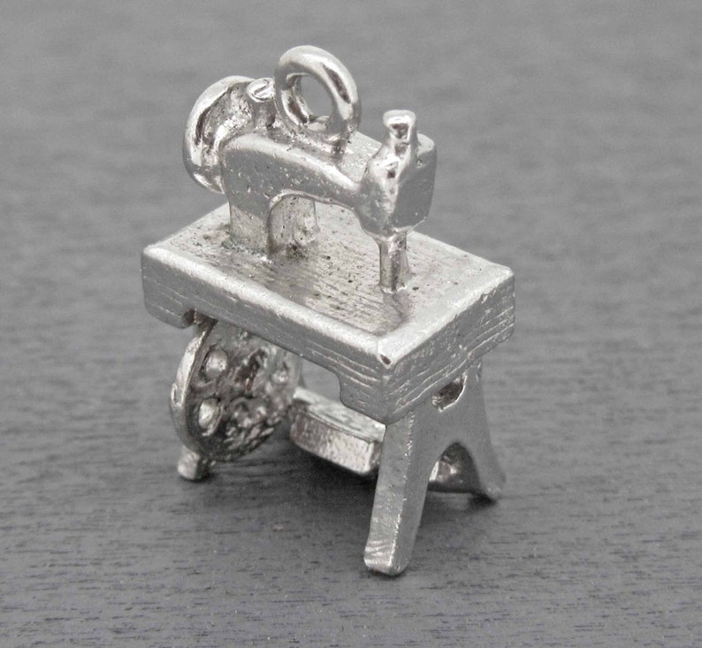 Vintage Sewing Machine Charm Seamstress Charm Moving Sterling Sewing Machine Charm Sewing Charm for Charm Bracelet
