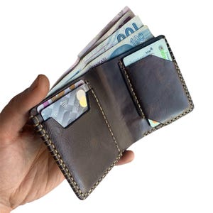 Cartera de hombre de cuero genuino artesanal de la serie Retro - Diseño minimalista vintage - Tarjetero duradero cosido a mano - Regalo para él
