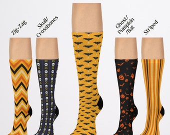 ハロウィン コウモリ クッション クルーソックス - コテージコアソックス、US ワンサイズ、ハロウィンソックス レディース、メンズソックス、コウモリ ノベルティ クルーソックス