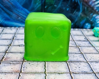 大きなゼラチン状のかわいいキューブ - 3DプリントされたチビTTRPG D&Dミニチュア
